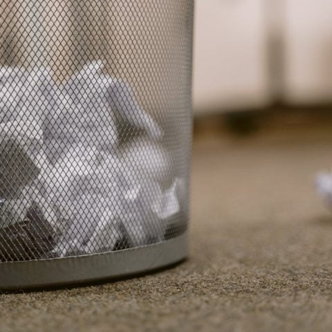 Wie is er verantwoordelijk voor het ophalen van bedrijfsafval